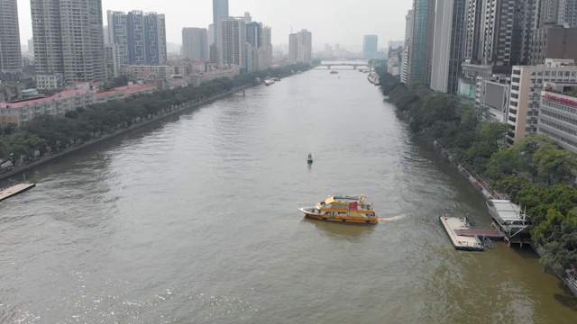 大城市的河运视频素材