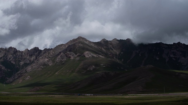 吉尔吉斯斯坦的山峰的时间推移视频素材