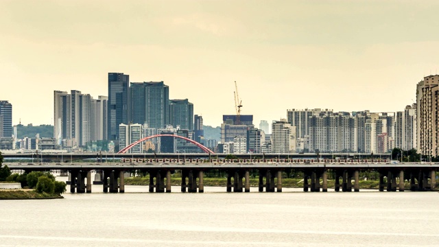 麻浦城市景观，汉港大桥和西港大桥/韩国首尔视频素材