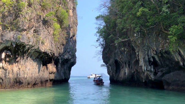 悬崖墙和山门泻湖湾在港岛，安达曼海甲米，泰国-录像视频素材