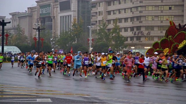 西安国际马拉松赛，中国。视频素材