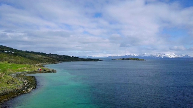 挪威海岸的鸟瞰图视频素材