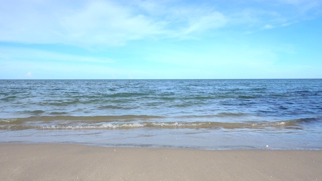 海滩海，夏天白天海滩海的景色。在泰国宋卡省，4K超高清视频剪辑。视频素材