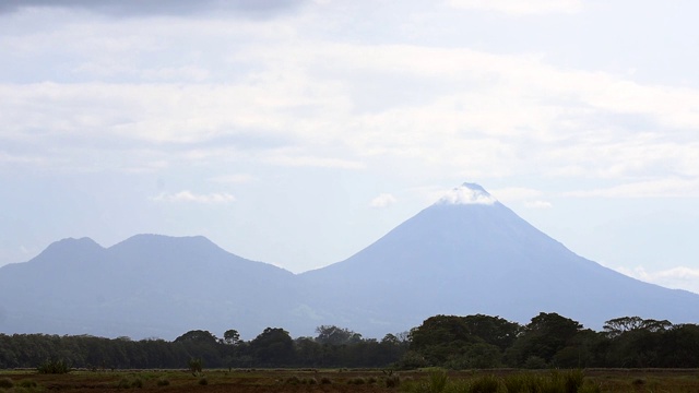 阿雷纳尔火山，哥斯达黎加，中美洲视频素材