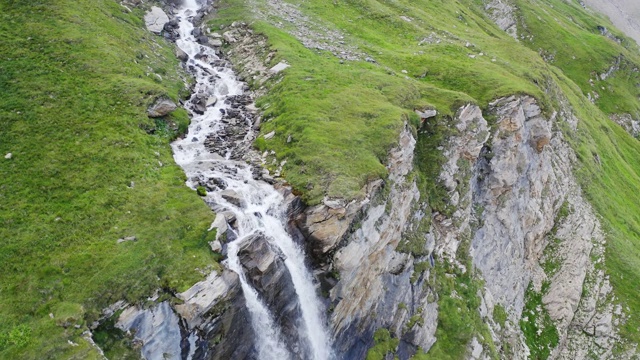 高山河流视频下载