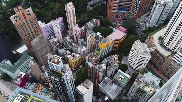 天线。香港日出，从无人机上看，香港太阳在天空中形成视频素材