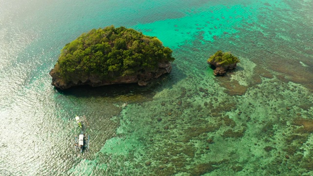 海景:菲律宾长滩礁湖中的岛屿视频素材