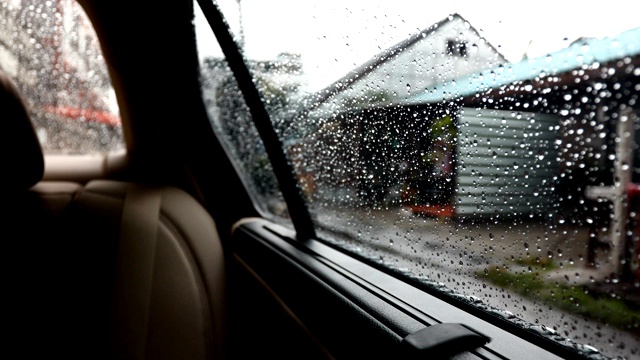 雨天的汽车场景视频素材