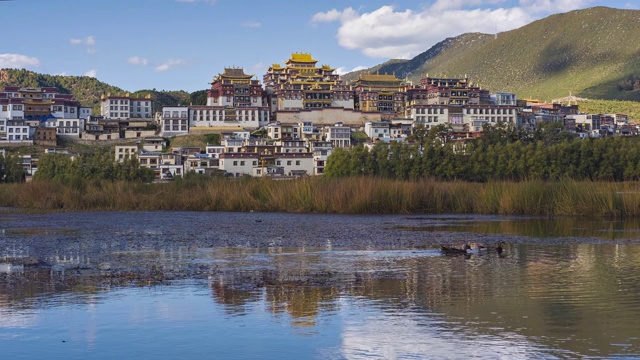 松赞林寺的时间流逝视频素材