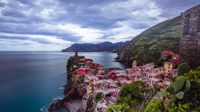 时间推移-风景村庄Vernazza，五Terre在意大利- 4K视频素材