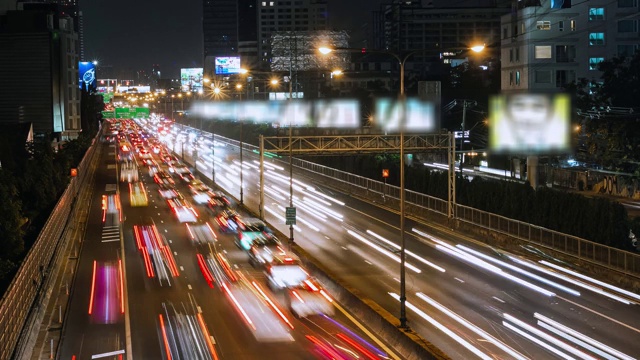 时间流逝，泰国曼谷夜间交通高速公路。视频素材