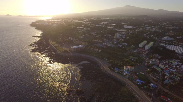 南原波谷日落风景/西浦，济州岛，韩国视频素材