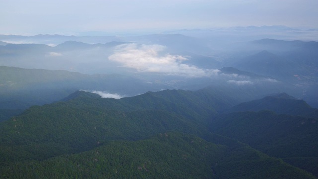 Jirisan Mountain Cheonwangbong peak and Mountain ridge scenery / Guryegun，全罗南道，韩国视频素材