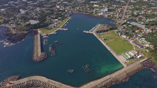 威米杭(渔港)风景/西浦，济州岛，韩国视频素材