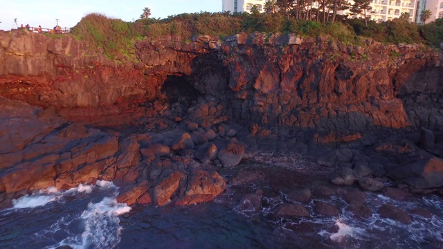 中门旅游综合体日落风景/西浦，济州岛，韩国视频素材