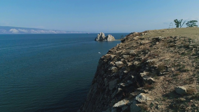 宁静的夏曼卡贝加尔湾鸟瞰图。视频素材