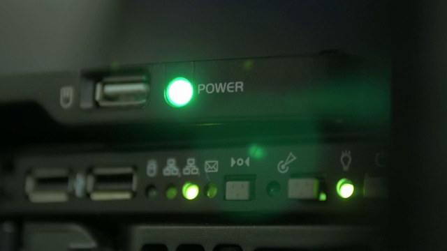 绿色闪烁服务器运行指示灯视频素材