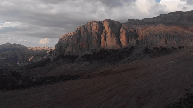 土耳其的Dedegol山和Kuzukulagi高原视频素材