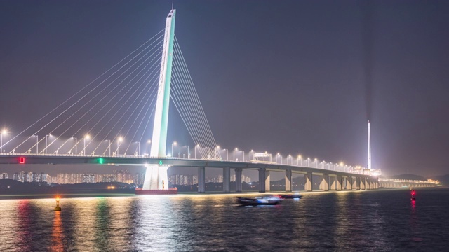 夜晚的深圳湾大桥，中国视频素材