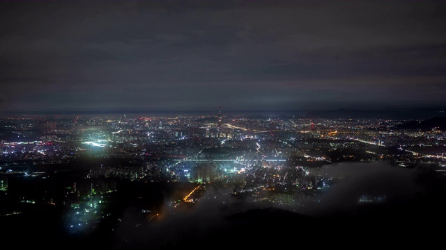 韩国首尔南山城(山堡)市区从夜晚到黎明的清晨云海视频素材