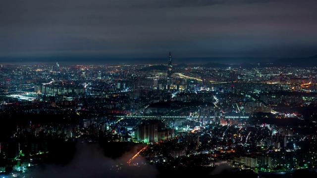 韩国首尔南山城(山堡)市区从夜晚到黎明的清晨云海视频素材