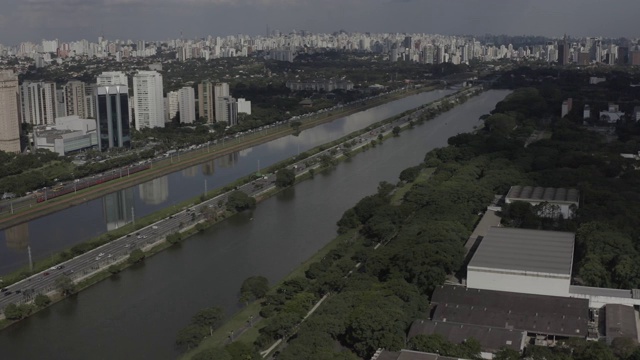 无人机-边缘Pinheiros -奥林匹克连胜- USP - São圣保罗-巴西视频下载