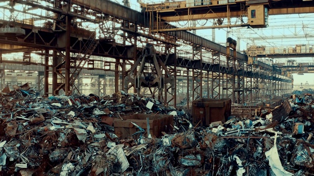 废铁钢铁厂用于回收的废铁视频素材