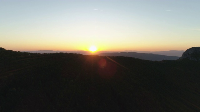 山顶上的日落视频素材