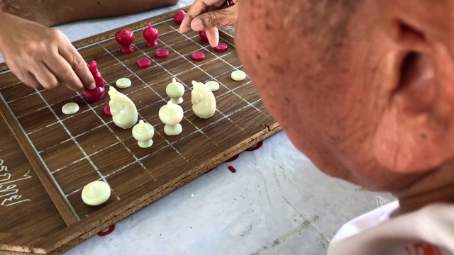 老年人下棋视频素材