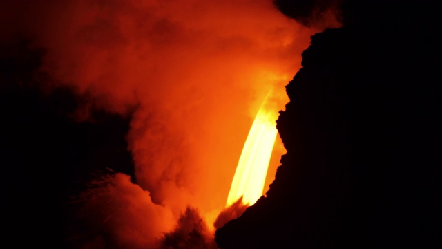 基拉韦厄火山的熔岩流入海洋视频素材