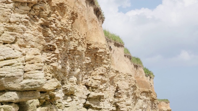 法国北部诺曼底海岸附近地势陡峭，海平面缓慢倾斜4K视频素材