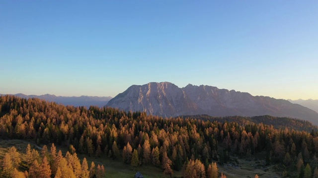 秋天，奥地利阿尔卑斯山的格林峰视频素材