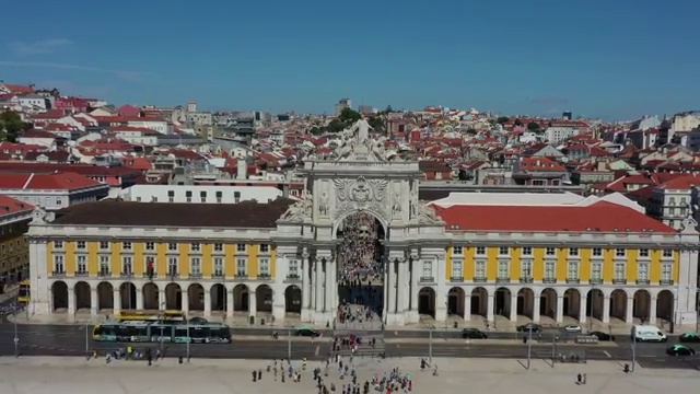 Rua Augusta Arch in Praca do Comercio(商业广场)/葡萄牙里斯本视频素材