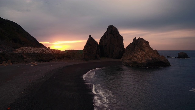 韩国全罗南道，加吉奥多岛海岸风光与破浪/锡南枪视频素材