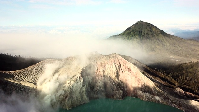 印度尼西亚东爪哇卡瓦伊真火山视频素材