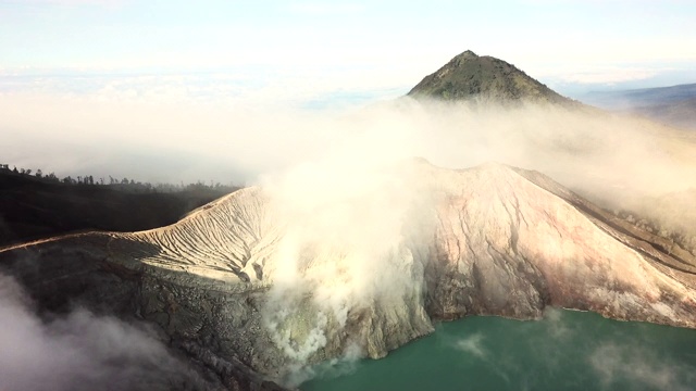 印度尼西亚东爪哇卡瓦伊真火山视频素材