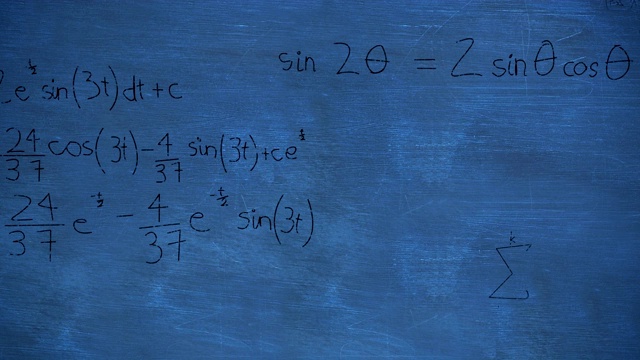 数学计算以黑色漂浮在黑板背景上4k视频素材