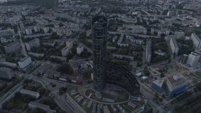 天空塔的摩天大楼。弗罗茨瓦夫城市全景。鸟瞰图。波兰。4 k。视频素材