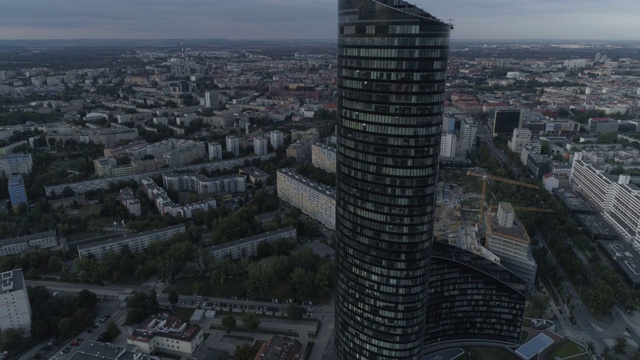 天空塔的摩天大楼。弗罗茨瓦夫城市全景。鸟瞰图。波兰。4 k。视频素材