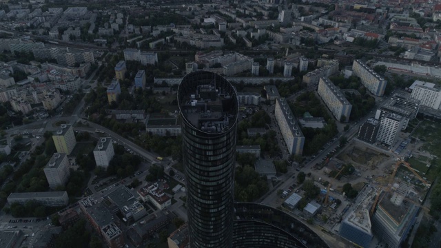 天空塔的摩天大楼。弗罗茨瓦夫城市全景。鸟瞰图。波兰。4 k。视频素材