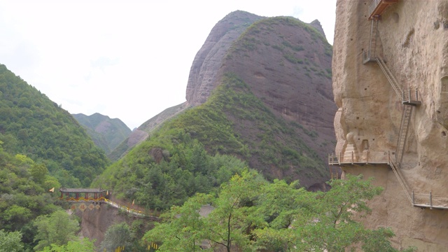 中国甘肃巫山天水水幕洞窟景观视频素材