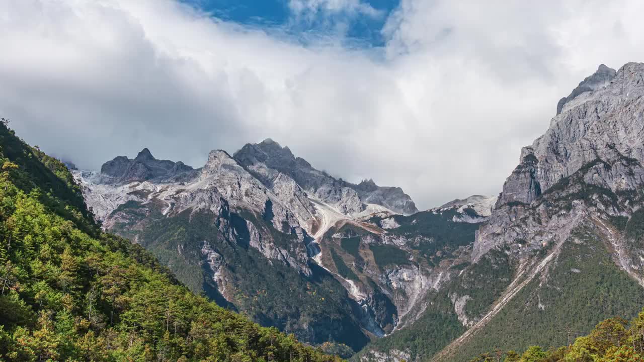 玉龙雪山的时光流逝视频素材