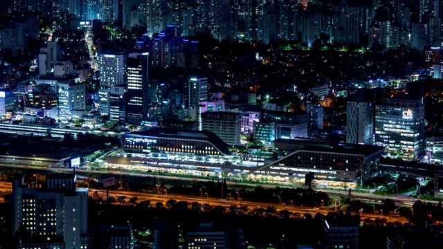 韩国首尔东宿谷Noryangjin鱼市中心区夜景视频素材