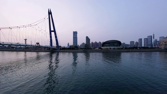 大连星海广场城市天际线，日日夜夜时光流逝视频素材