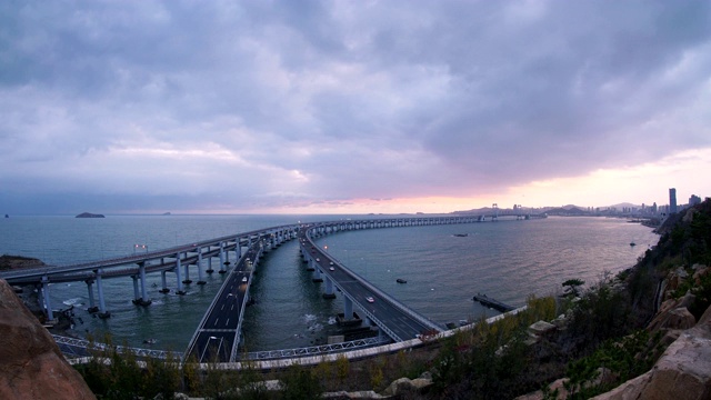 大连星海湾大桥，壮观的天空视频素材