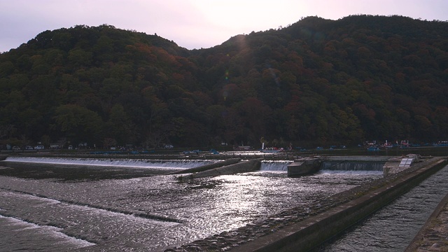 岚山，京都，日本，秋天的傍晚视频素材