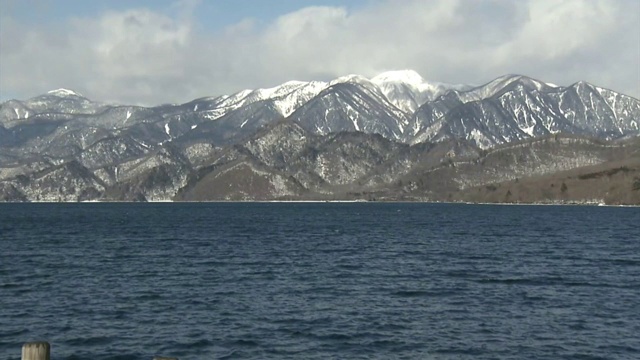 中禅寺湖和山在日光，枥木县，日本视频素材