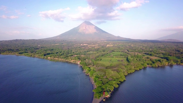 奥米特佩岛火山天线视频下载