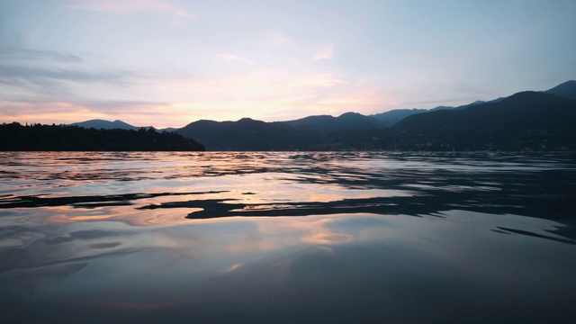 摘要傍晚海水。视频下载