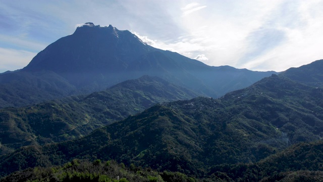 基纳巴卢山的云视频素材